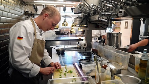 Moritz Stritter absolviert seine Ausbildung im Gourmetrestaurant "Steins Traube" in Mainz.