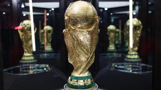 Original FIFA WM Pokal.