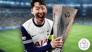 Ein Spieler mit dem Pokal der Europa League. Der Spieler ist Son Heung-Min von Tottenham Hotspur.  Rechts das SWR Logo für Leichte Sprache.