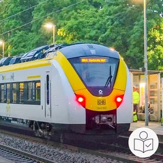 Ein Bahn·mitarbeiter ist bei Ettlingen aus einem Zug gefallen. Rechts im Bild das SWR Logo für Leichte Sprache. 