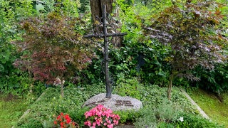 Grab von Giselher Klebe