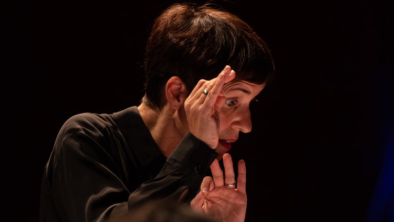 Susanne Blumenthal dirigiert