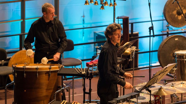 Zwei  vom Orchester beim Eröffnungskonzert
