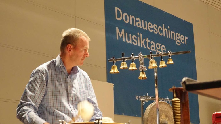 Schlagzeuger des SWR Symphonieorchesters probt für das Eröffnungskonzert