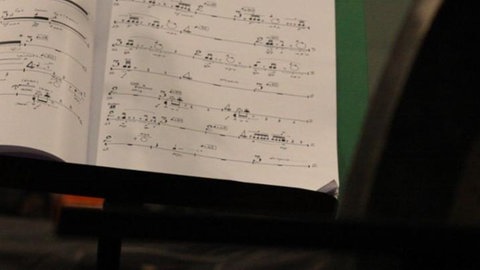 Aufgschlagene Noten des Werks "Phonogliphi" von Pierluigi Billone