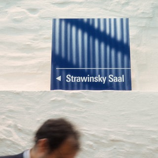 Wegweiser in den Donauhallen