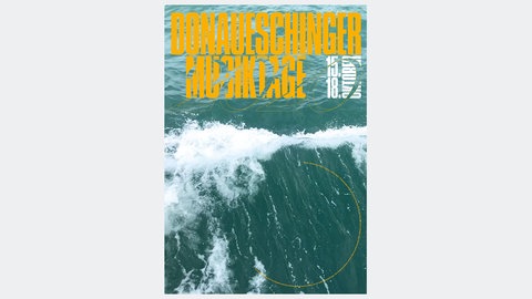 Shilpa Gupta gestaltet das Plakat der Donaueschinger Musiktage 2020. Führende internationale Institutionen zeigen Werke der indischen Künstlerin, darunter Tate Modern, das Museum of Modern Art, das Centre Pompidou, das ZKM, das Solomon R. Guggenheim Museum oder die Biennale in Venedig im Jahr 2019. © SWRShilpa Gupta