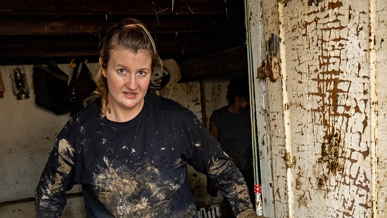 Freiwillige Helfer in Schuld