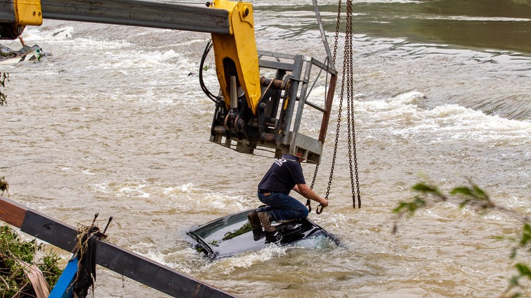 Schweizer hilt in Schuld bei Autos abschleppen.