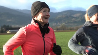 Seniorin beim joggen