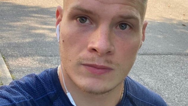 Immer am Handy: Maurice ist online- und mediensüchtig 