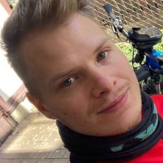 Immer am Handy: Maurice ist online- und mediensüchtig 