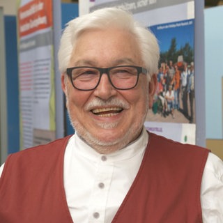 Älterer Mann mit Bart