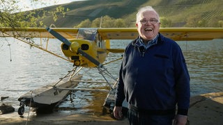 Pilot Norbert lächelt in die Kamera