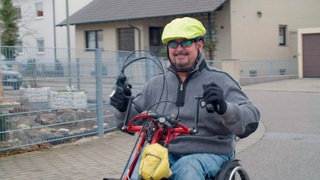 Mann auf Handbike