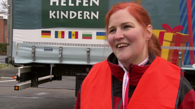 Helferin der Aktion mit Warnweste 