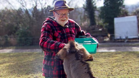 Rolf aus Stuttgart-Mühlhausen bezeichnet sich selbst auch als Eselflüsterer.