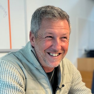 Marc, ehemaliger Manager und Banker, ist glücklich mit seinem neuen Beruf als SOS-Kinderdorfvater.