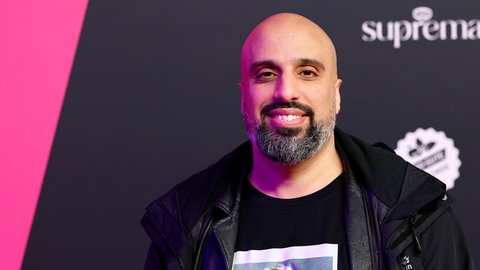 Comedian Abdelkarim Zemhoute | Comedian Abdelkarim: Das Schöne an Humor ist, dass Leute viel lieber zuhören