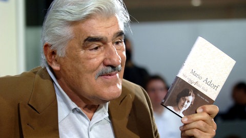 Mario Adorf präsentierte 2005 seine Biografie.