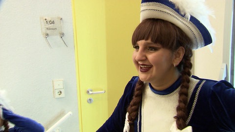 Alia Bonincontro im Gardekostüm