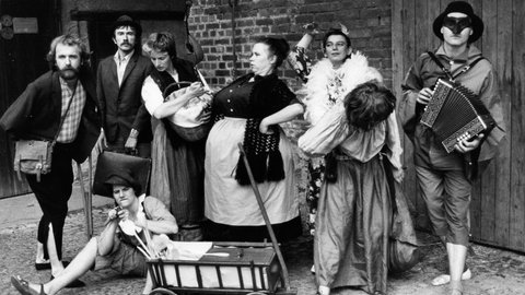 Von der Wanderbühne zur festen Institution – 40 Jahre Chawwerusch-Theater