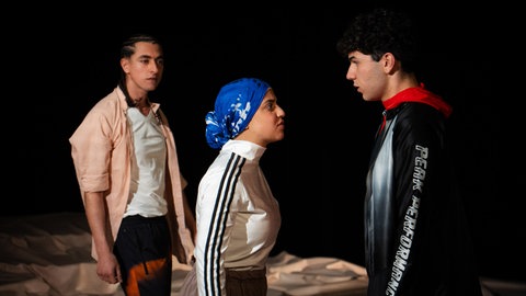 Junges Ensemble Stuttgart (JES): Premiere Dschinns