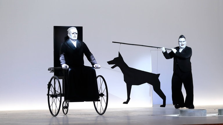 Robert Wilson inszeniert „Endspiel“ von Samuel Beckett am Berliner Ensemble (2016)