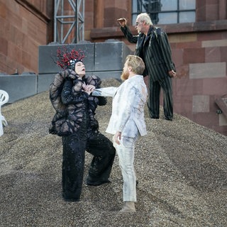 Jasmin Tabatabai als Brunhild, Eivin Nilsen Salthe als Siegfried bei der Fotoprobe für das Stück „SEE AUS ASCHE – Das Lied der Nibelungen“. Die Nibelungenfestspiele werden vom 11. bis 27. Juli auf der Freilichtbühne vor dem Wormser Dom aufgeführt.