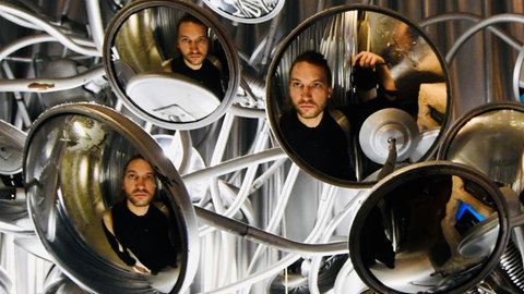 Abbildungen von Thomas Köck in Spiegeln