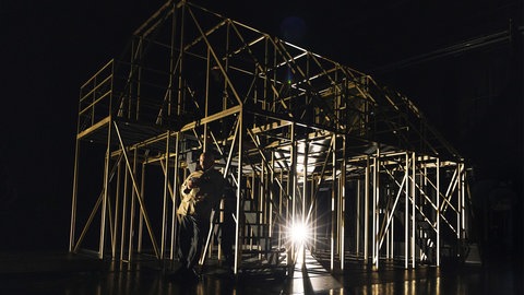 Timothy Connor als J. Robert Oppenheimer