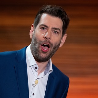 Claus von Wagner bei der Aufzeichnung der Jubiläumssendung von der ZDF-Politsatire „Die Anstalt“ im TV-Studio.