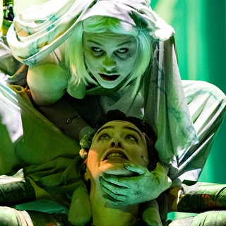 Schauspiel „We are Family“