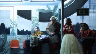 STATION PARADISO: Stine Marie Fischer (süditalienische Mutter), Matthias Klink (türkischer Vater), Josefin Feiler (Braut); 2026