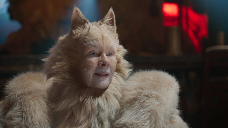 Judi Dench als Katze Old Deuteronomy in „Cats“ (2009)