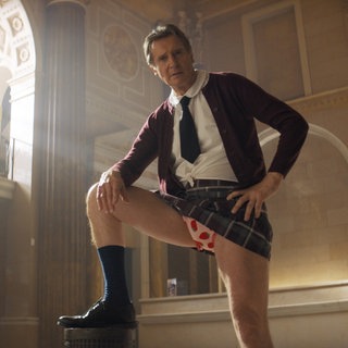 Liam Neeson als Frank Debrin Jr. in "Die nackte Kanone" von 2025