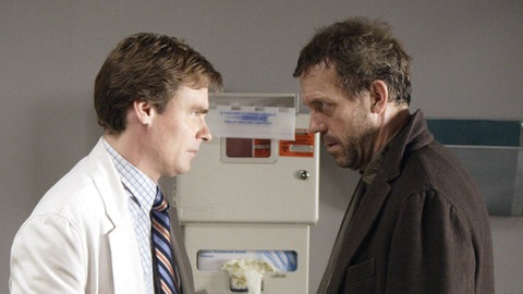 House bettelt Vicodin