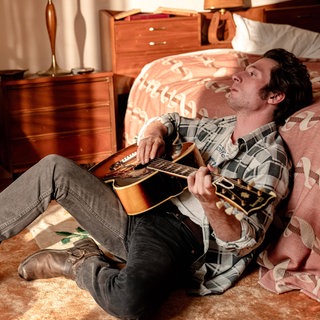 Jeremy Allen White in einer Szene des Films „Springsteen: Deliver Me from Nowhere” (2025). 