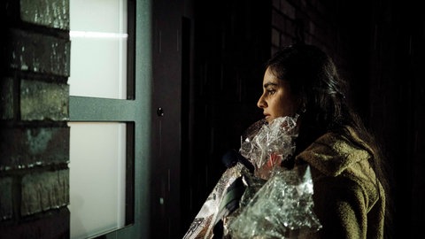 „Überlebe wenigstens bis morgen“ von Milena Aboyan