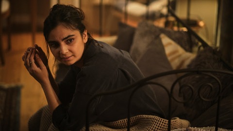 „Überlebe wenigstens bis morgen“ von Milena Aboyan