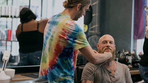 "Queer Eye"-Kandidat Greg mit Stylist Jonathan Van Ness