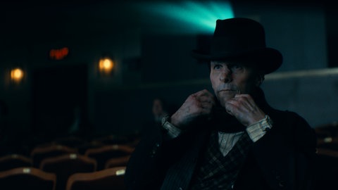 Filmstill „The Bride! – Es lebe die Braut“. Regie: Maggie Gyllenhaal. Mit Jessie Buckley, Jake Gyllenhaal, Christian Bale u.a.