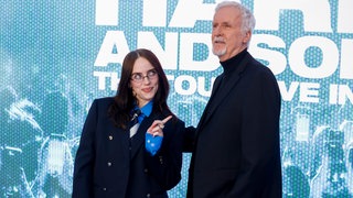 Billie Eilish und James Cameron bei der Premiere von „Hit Me Hard And Soft“.