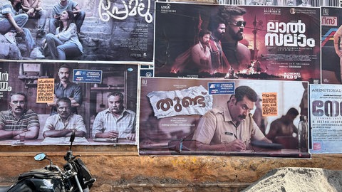 Filmposter für Mollywood-Filme in Kerala, Indien.