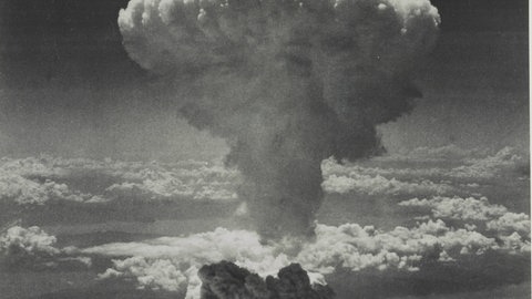 Atompilz von Nagasaki am 9. August 1945: Robert J. Oppenheimer gilt als "Vater der Atombombe". Doch die politische Verantwortung für deren Einsatz hatten andere.