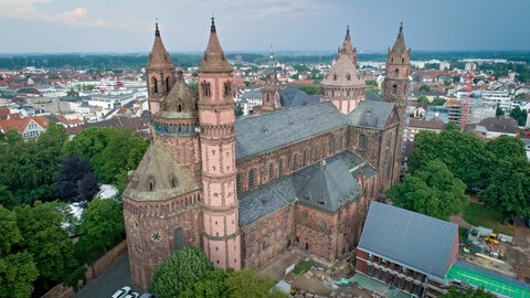 Vandalismus macht Wormser Kirchengemeinde zu schaffen. Luftaufnahme Wormser Dom