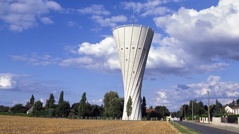 Wasserturm in der Gemeinde Les Essarts Le Roi in Frankreich
