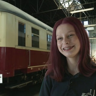 15-Jährige sanierte alten Salonwagen mit ihrem Vater