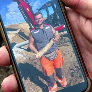 Baggerfahrer findet Mammutstoßzahn