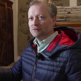 Bernd Koch sammelt alte Leinensäcke